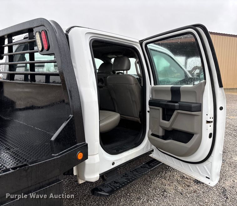 image for item EV3359 2017 Ford F350 Super Duty XL Crew Cab flatbed pickup truck