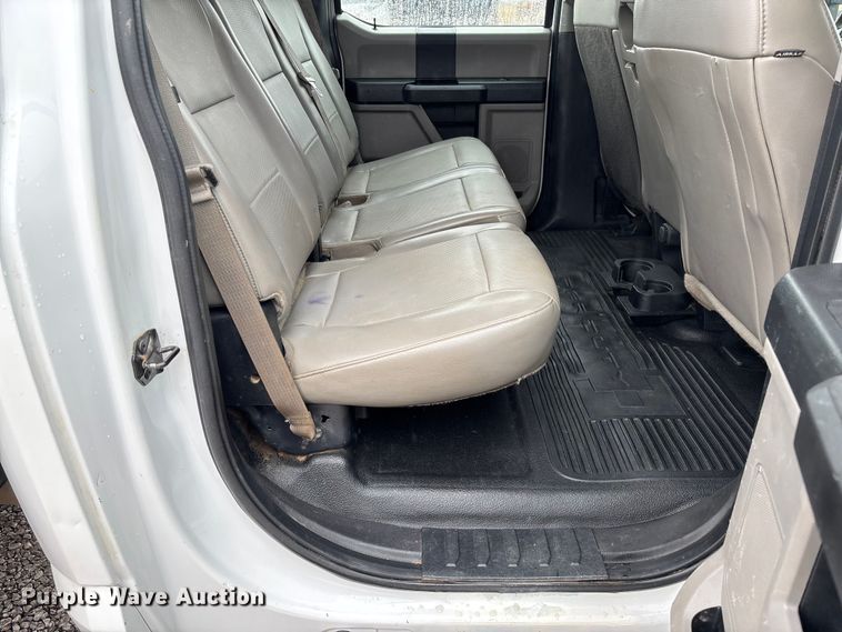 image for item EV3359 2017 Ford F350 Super Duty XL Crew Cab flatbed pickup truck