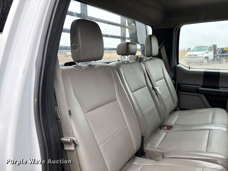 image for item EV3359 2017 Ford F350 Super Duty XL Crew Cab flatbed pickup truck