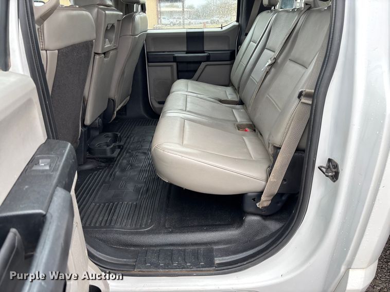 image for item EV3359 2017 Ford F350 Super Duty XL Crew Cab flatbed pickup truck