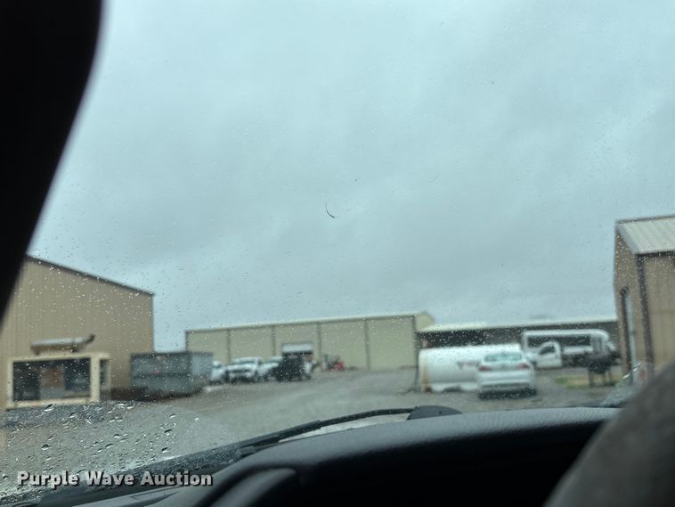 image for item EV3359 2017 Ford F350 Super Duty XL Crew Cab flatbed pickup truck