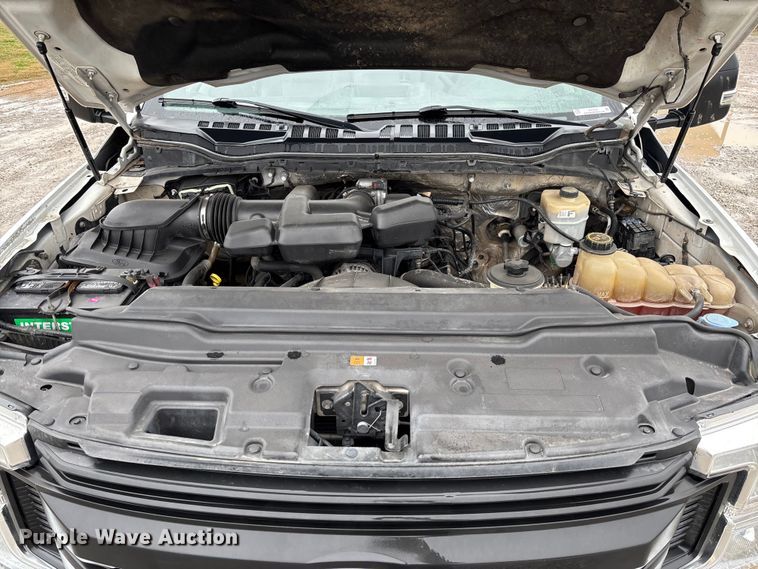 image for item EV3359 2017 Ford F350 Super Duty XL Crew Cab flatbed pickup truck