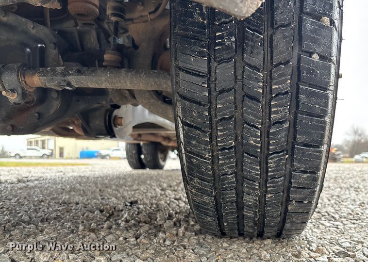 image for item EV3359 2017 Ford F350 Super Duty XL Crew Cab flatbed pickup truck