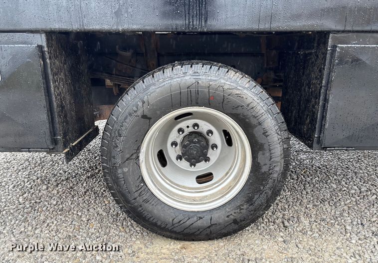 image for item EV3359 2017 Ford F350 Super Duty XL Crew Cab flatbed pickup truck