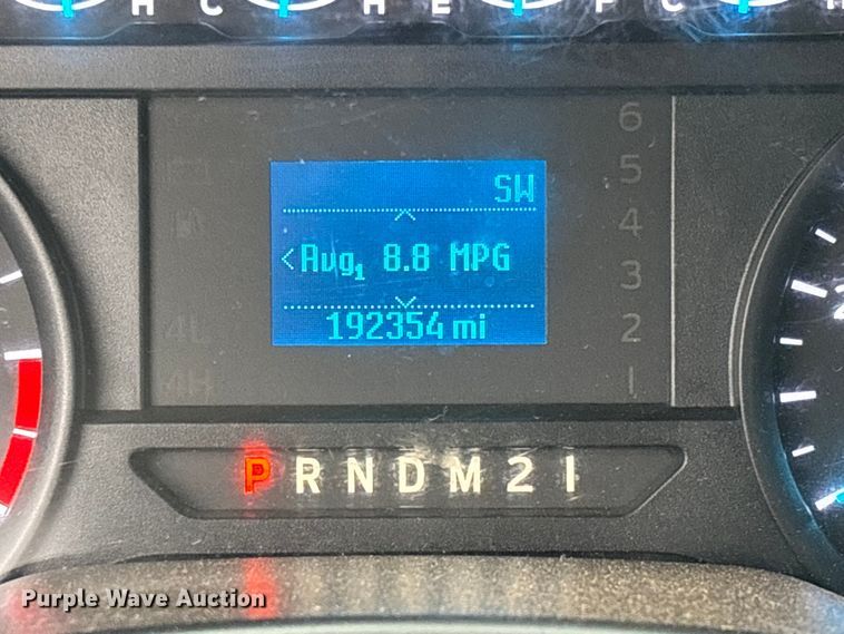 image for item EV3359 2017 Ford F350 Super Duty XL Crew Cab flatbed pickup truck