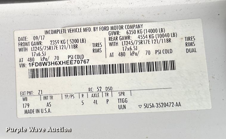 image for item EV3359 2017 Ford F350 Super Duty XL Crew Cab flatbed pickup truck