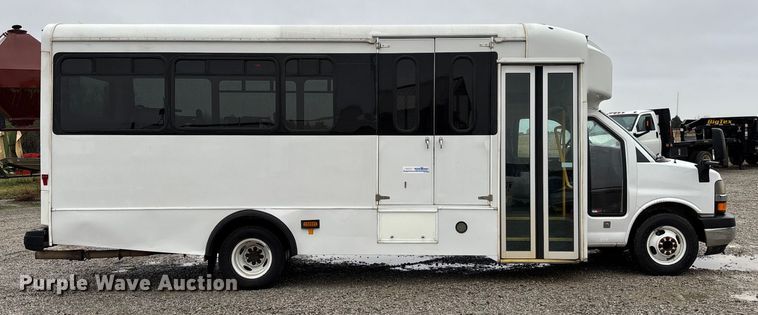 image for item EV3361 2014 Chevrolet 4500 Express shuttle bus
