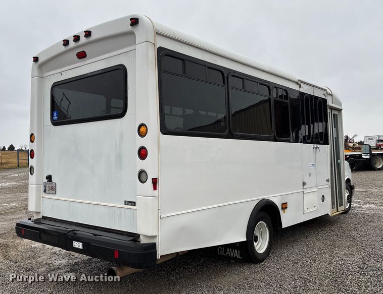 image for item EV3361 2014 Chevrolet 4500 Express shuttle bus