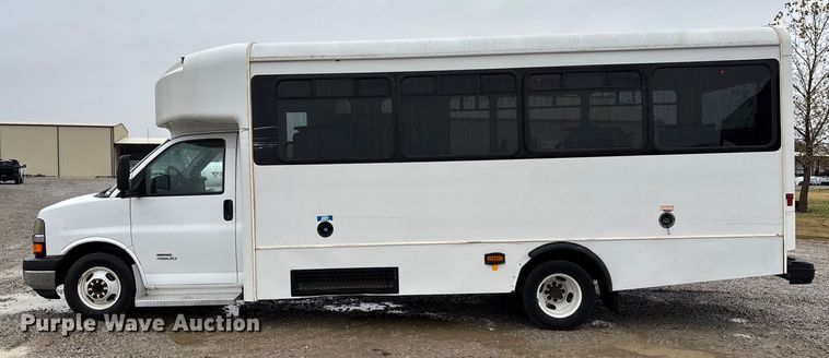 image for item EV3361 2014 Chevrolet 4500 Express shuttle bus