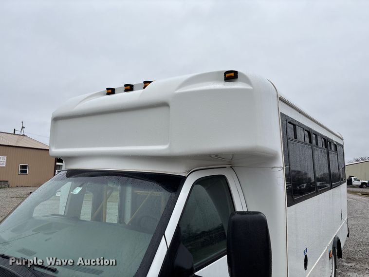 image for item EV3361 2014 Chevrolet 4500 Express shuttle bus
