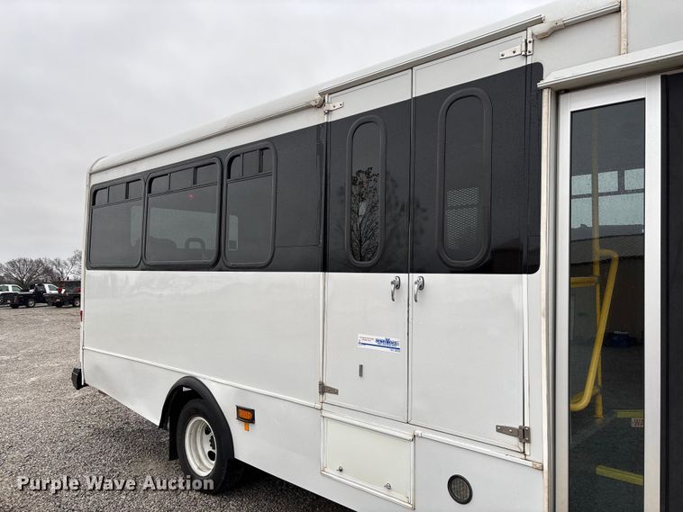 image for item EV3361 2014 Chevrolet 4500 Express shuttle bus