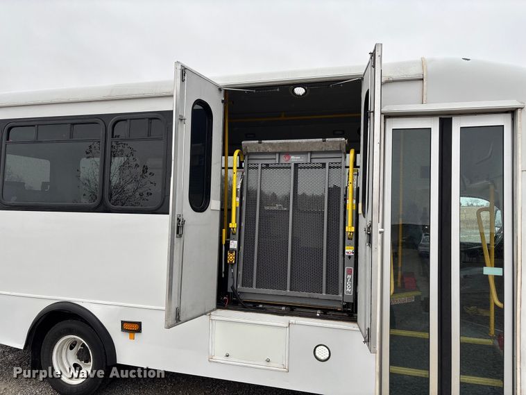image for item EV3361 2014 Chevrolet 4500 Express shuttle bus