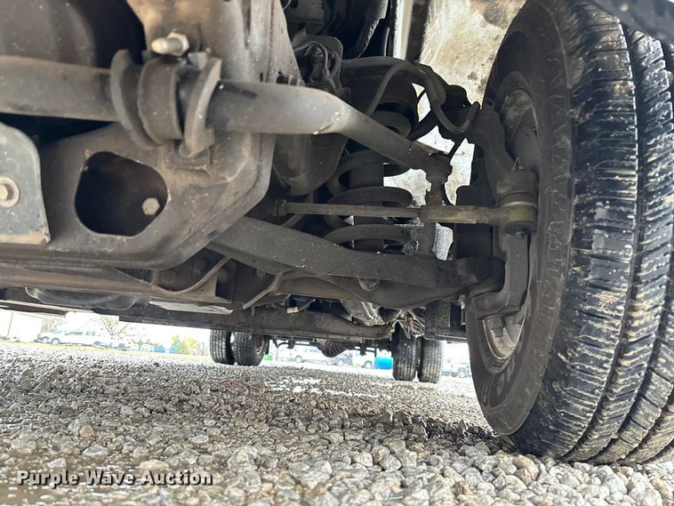 image for item EV3361 2014 Chevrolet 4500 Express shuttle bus