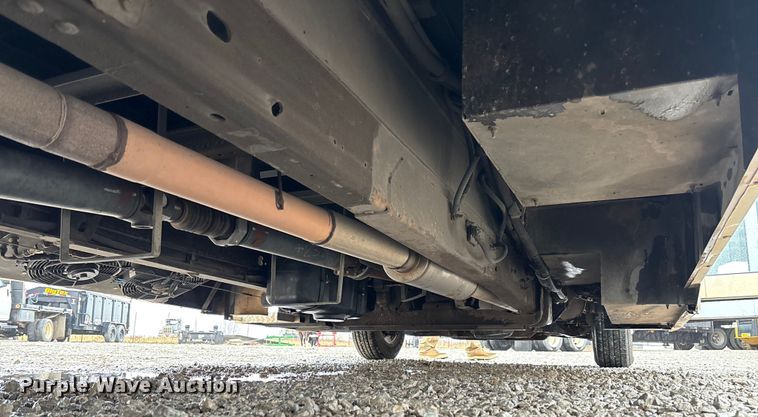 image for item EV3361 2014 Chevrolet 4500 Express shuttle bus