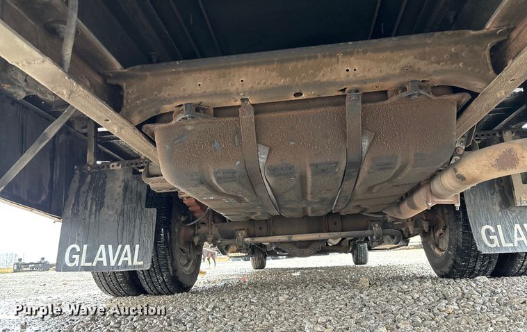 image for item EV3361 2014 Chevrolet 4500 Express shuttle bus