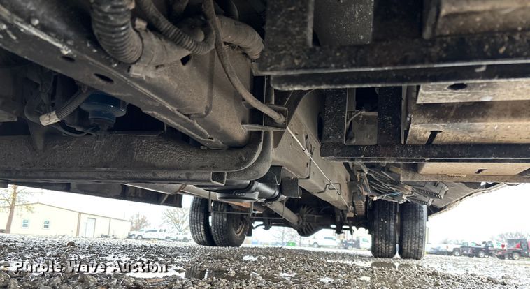 image for item EV3361 2014 Chevrolet 4500 Express shuttle bus