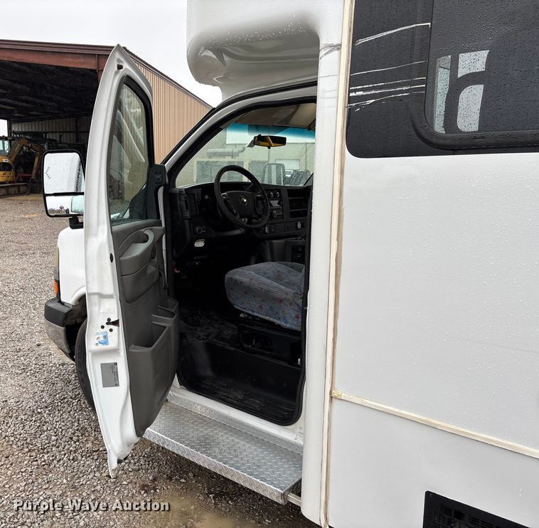 image for item EV3361 2014 Chevrolet 4500 Express shuttle bus