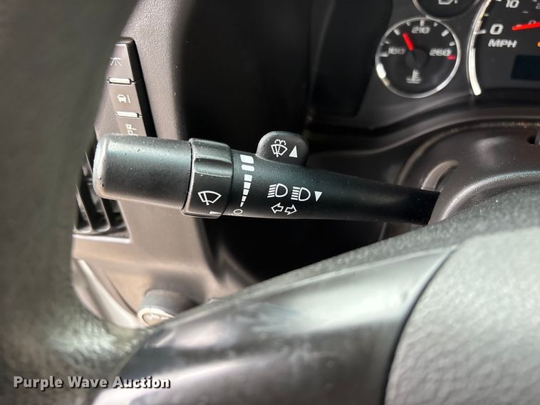 image for item EV3361 2014 Chevrolet 4500 Express shuttle bus