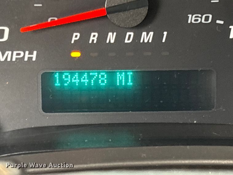 image for item EV3361 2014 Chevrolet 4500 Express shuttle bus