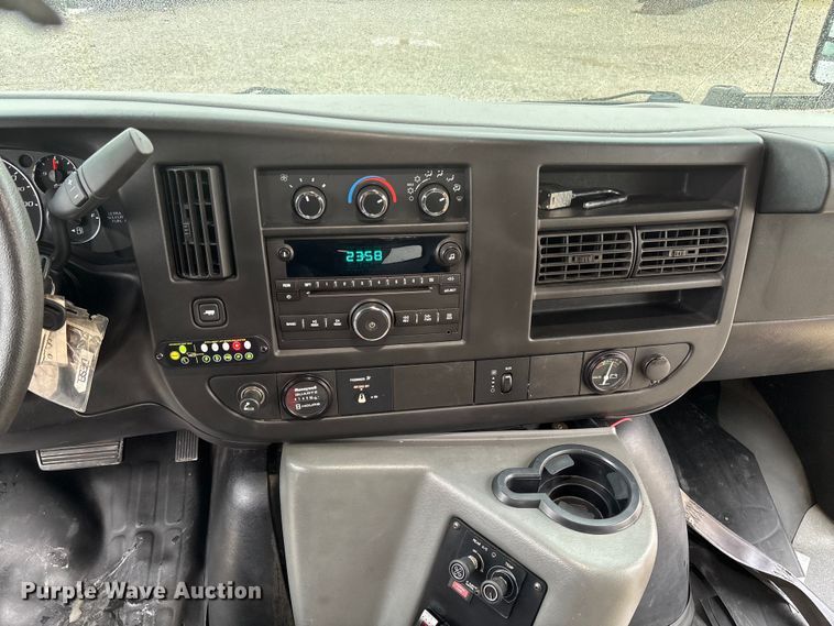 image for item EV3361 2014 Chevrolet 4500 Express shuttle bus