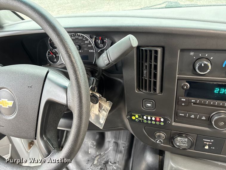 image for item EV3361 2014 Chevrolet 4500 Express shuttle bus