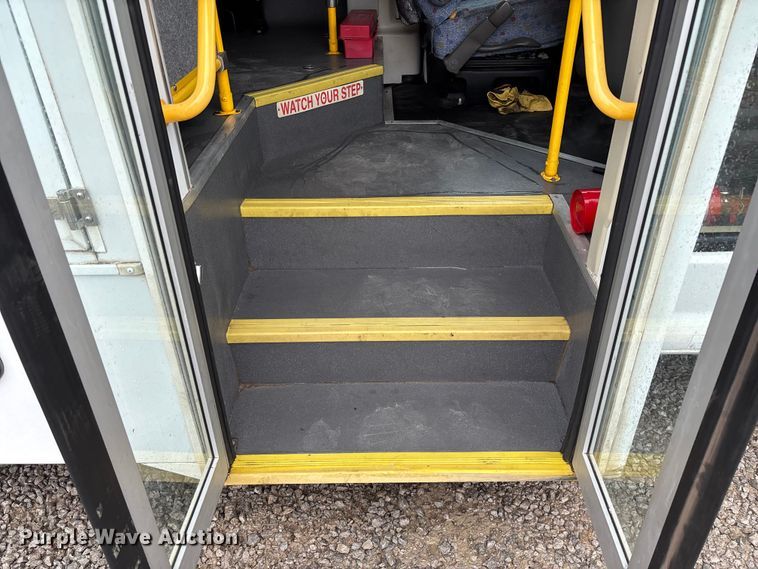 image for item EV3361 2014 Chevrolet 4500 Express shuttle bus