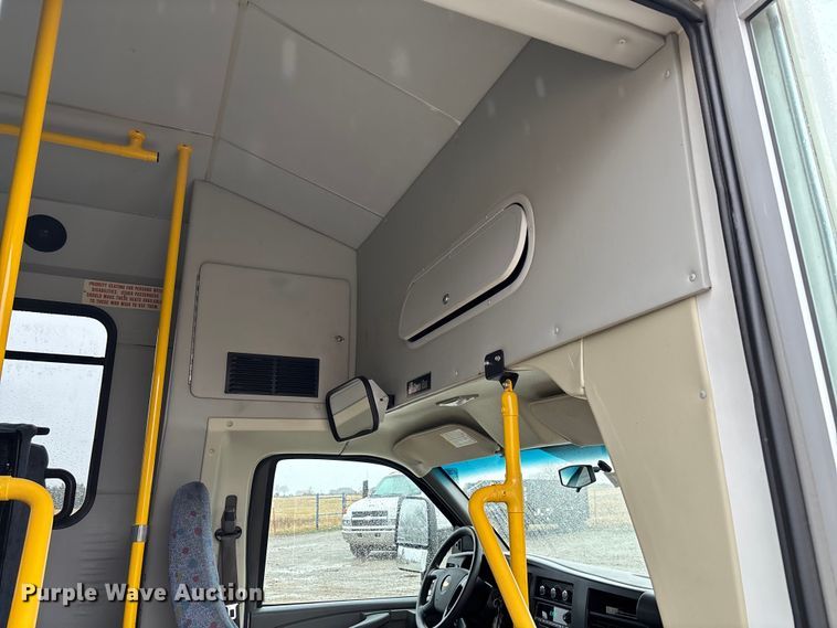 image for item EV3361 2014 Chevrolet 4500 Express shuttle bus