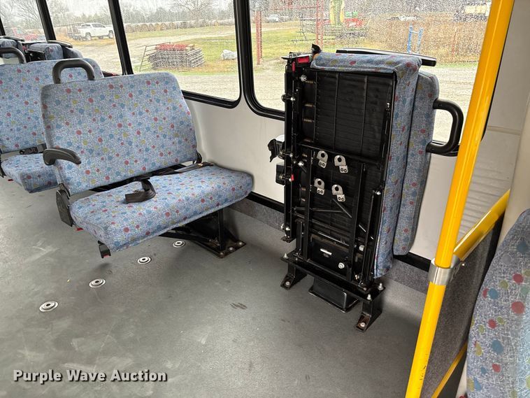 image for item EV3361 2014 Chevrolet 4500 Express shuttle bus