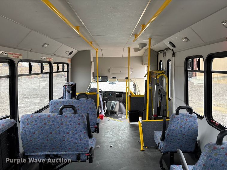 image for item EV3361 2014 Chevrolet 4500 Express shuttle bus