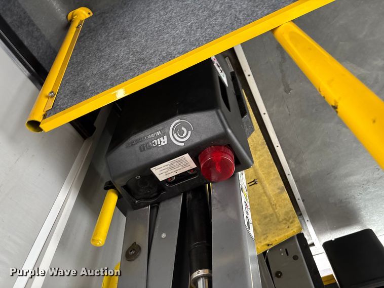 image for item EV3361 2014 Chevrolet 4500 Express shuttle bus