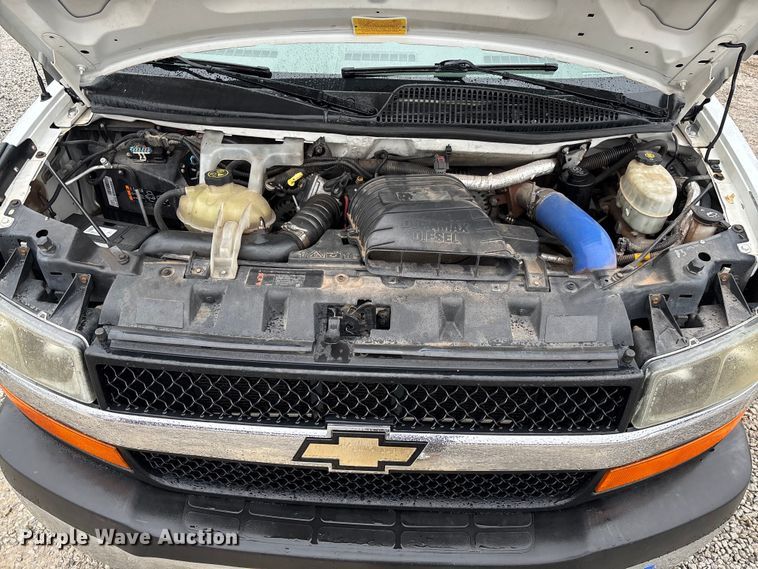 image for item EV3361 2014 Chevrolet 4500 Express shuttle bus