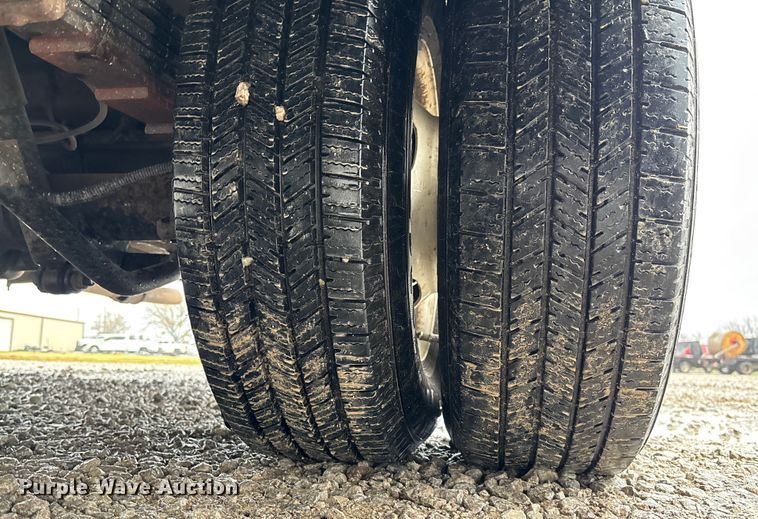 image for item EV3361 2014 Chevrolet 4500 Express shuttle bus