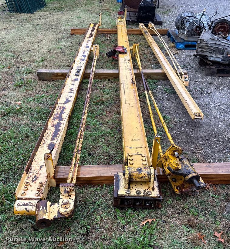 image for item EV3376 (3) overhead cranes