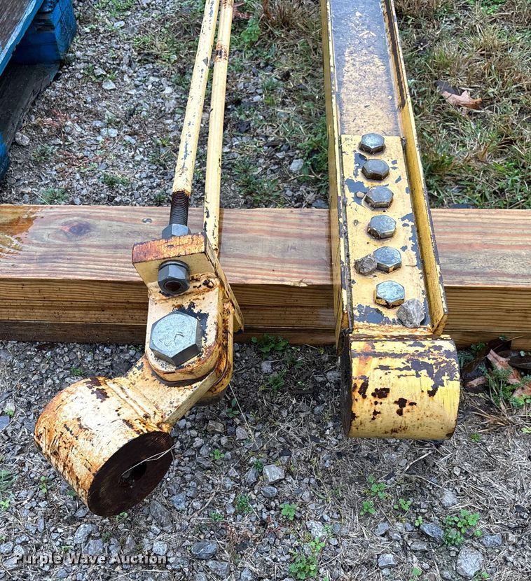 image for item EV3376 (3) overhead cranes