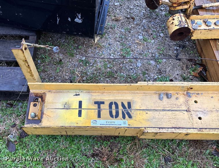 image for item EV3376 (3) overhead cranes