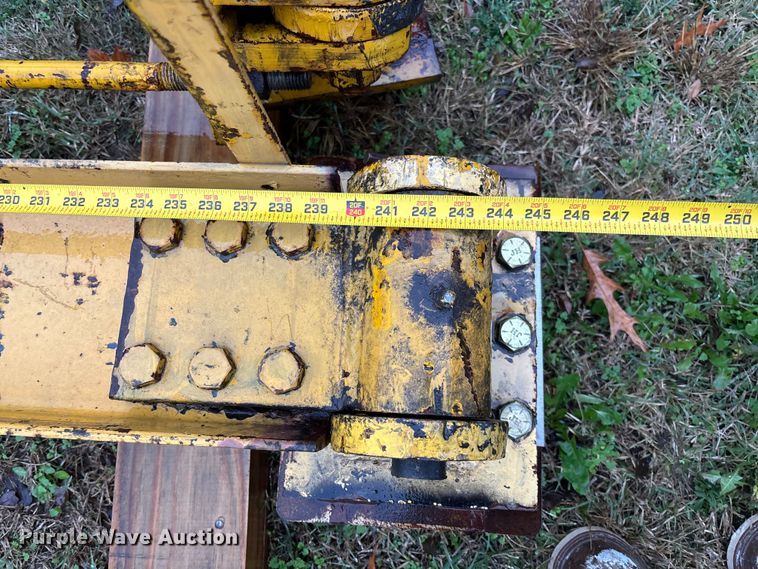 image for item EV3376 (3) overhead cranes