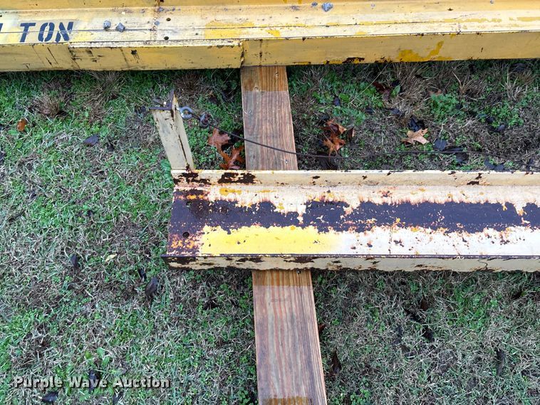 image for item EV3376 (3) overhead cranes