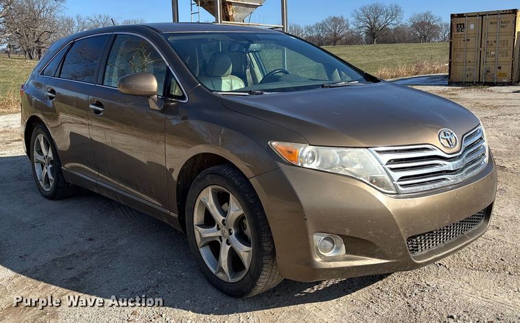 image for item EV3392 2009 Toyota Venza van