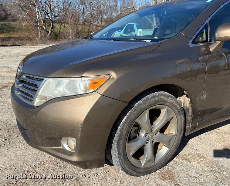 image for item EV3392 2009 Toyota Venza van