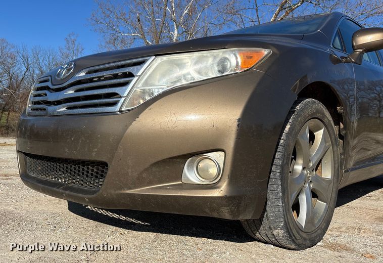 image for item EV3392 2009 Toyota Venza van