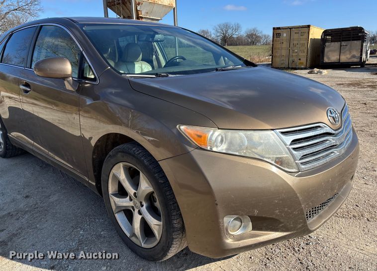 image for item EV3392 2009 Toyota Venza van
