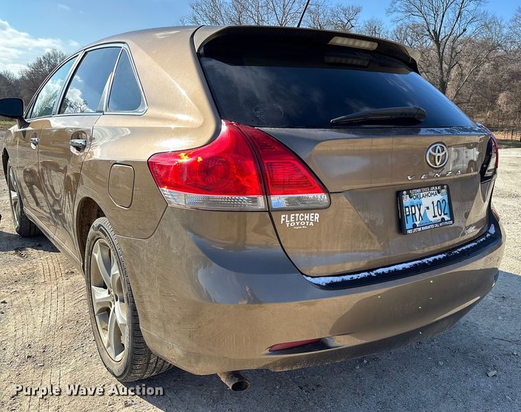 image for item EV3392 2009 Toyota Venza van