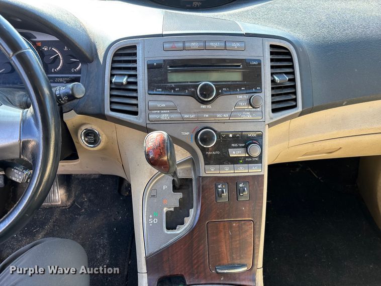 image for item EV3392 2009 Toyota Venza van