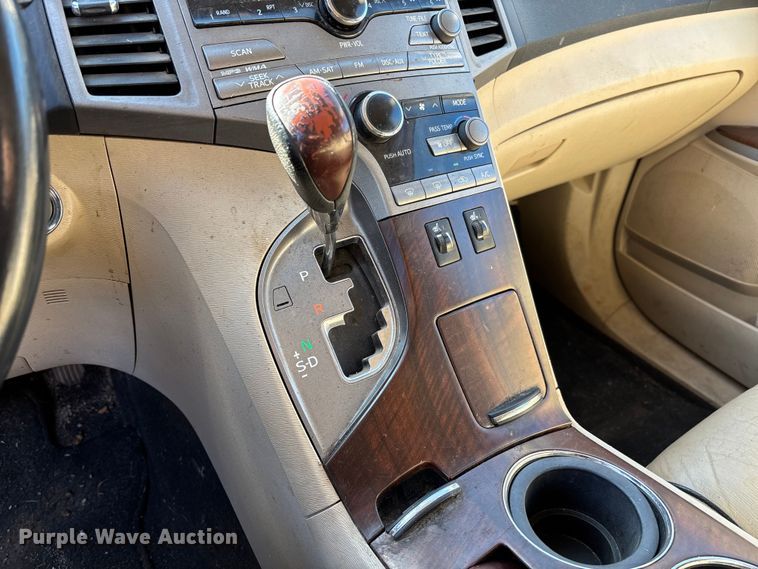 image for item EV3392 2009 Toyota Venza van