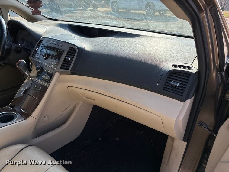 image for item EV3392 2009 Toyota Venza van