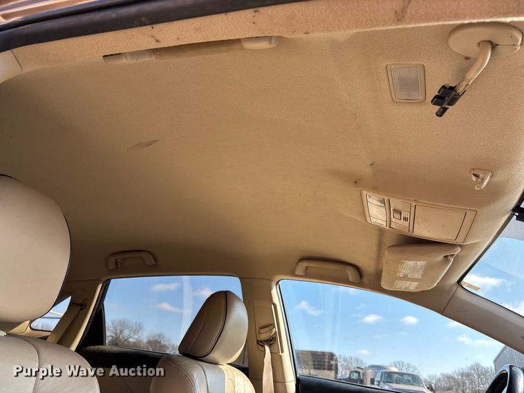 image for item EV3392 2009 Toyota Venza van