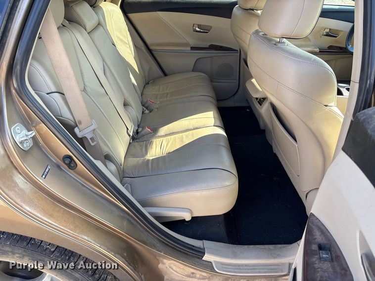 image for item EV3392 2009 Toyota Venza van