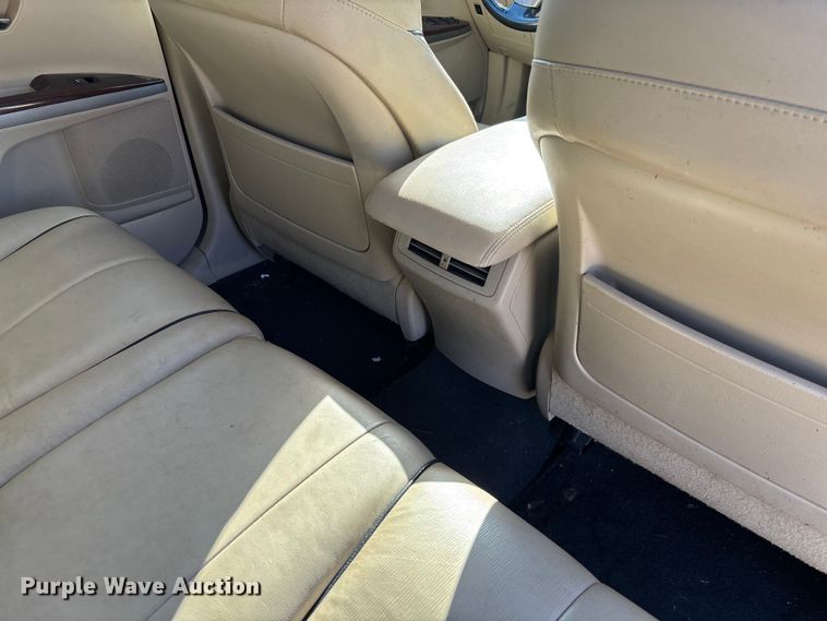 image for item EV3392 2009 Toyota Venza van