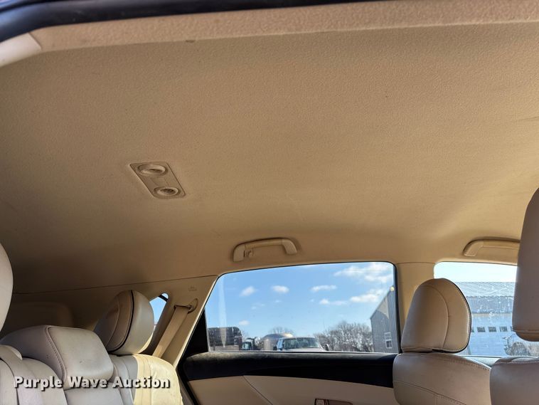 image for item EV3392 2009 Toyota Venza van