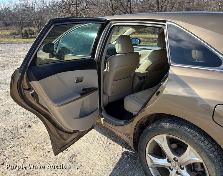 image for item EV3392 2009 Toyota Venza van